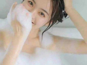 电梯泡美女沐浴乳，让你的肌肤如丝般滑嫩